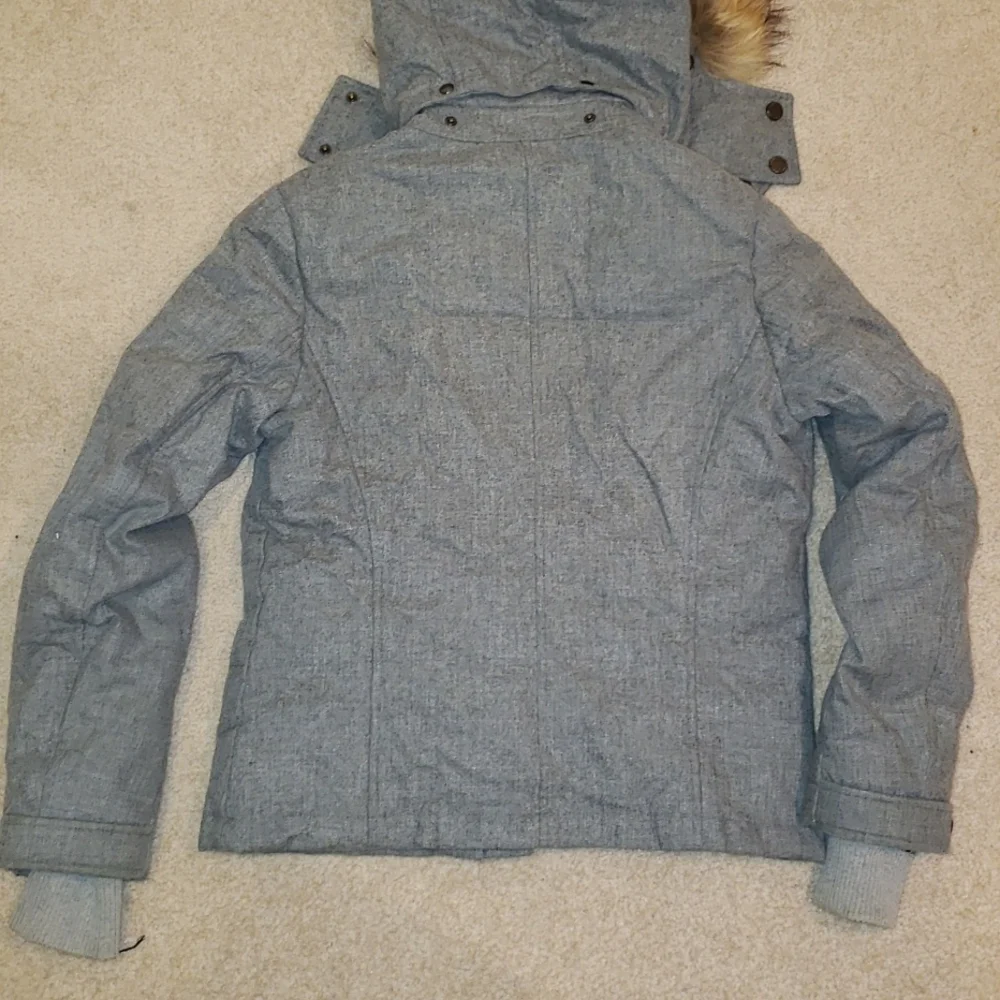 Burberry hooded winter coat. - Picture 10 of 13